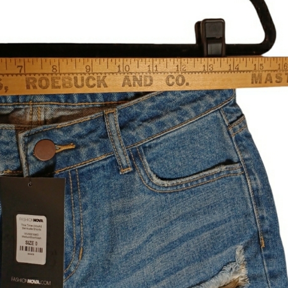 FASHION NOVA This Time Around Medium Distressed Bermuda Denim Shorts 0 (XS) NWT - Picture 7 of 10